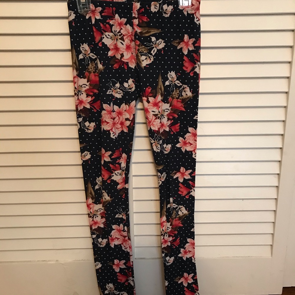 Flower leggings size 14/16 medium
